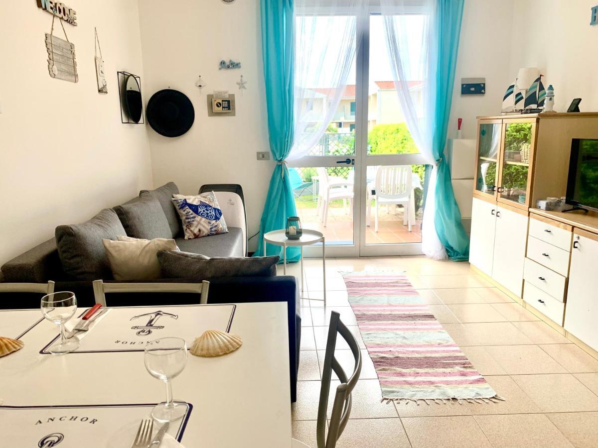 Apartment Caorle De Lux Swimming Pool, Parking, Garden Exterior photo